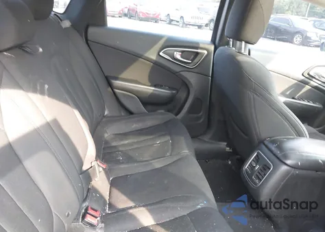 2015 Chrysler 200 Limited z USA, uszkodzony, nr VIN 1C3CCCAB9FN558368